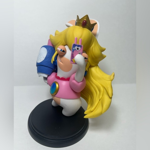 Mario + Rabbids Kingdom Battle - Rabbid Peach Figure 📱🤪 - Picture 2 of 11